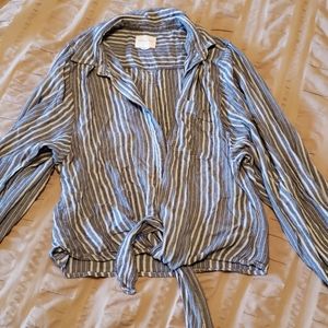 Womens American Eagle lightweight button up